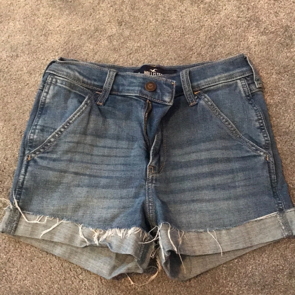 Jean shorts with big front pockets